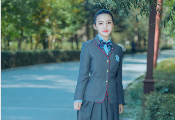 封面人物：胡蓝亓